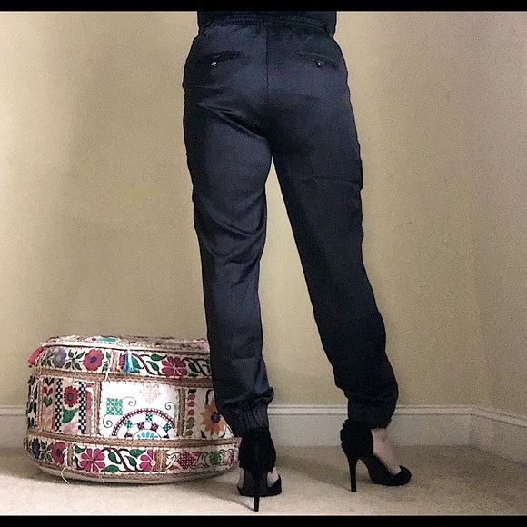 🌃NWT! Sporty CHIC BLK Satin Jogger - Picture 5 of 16